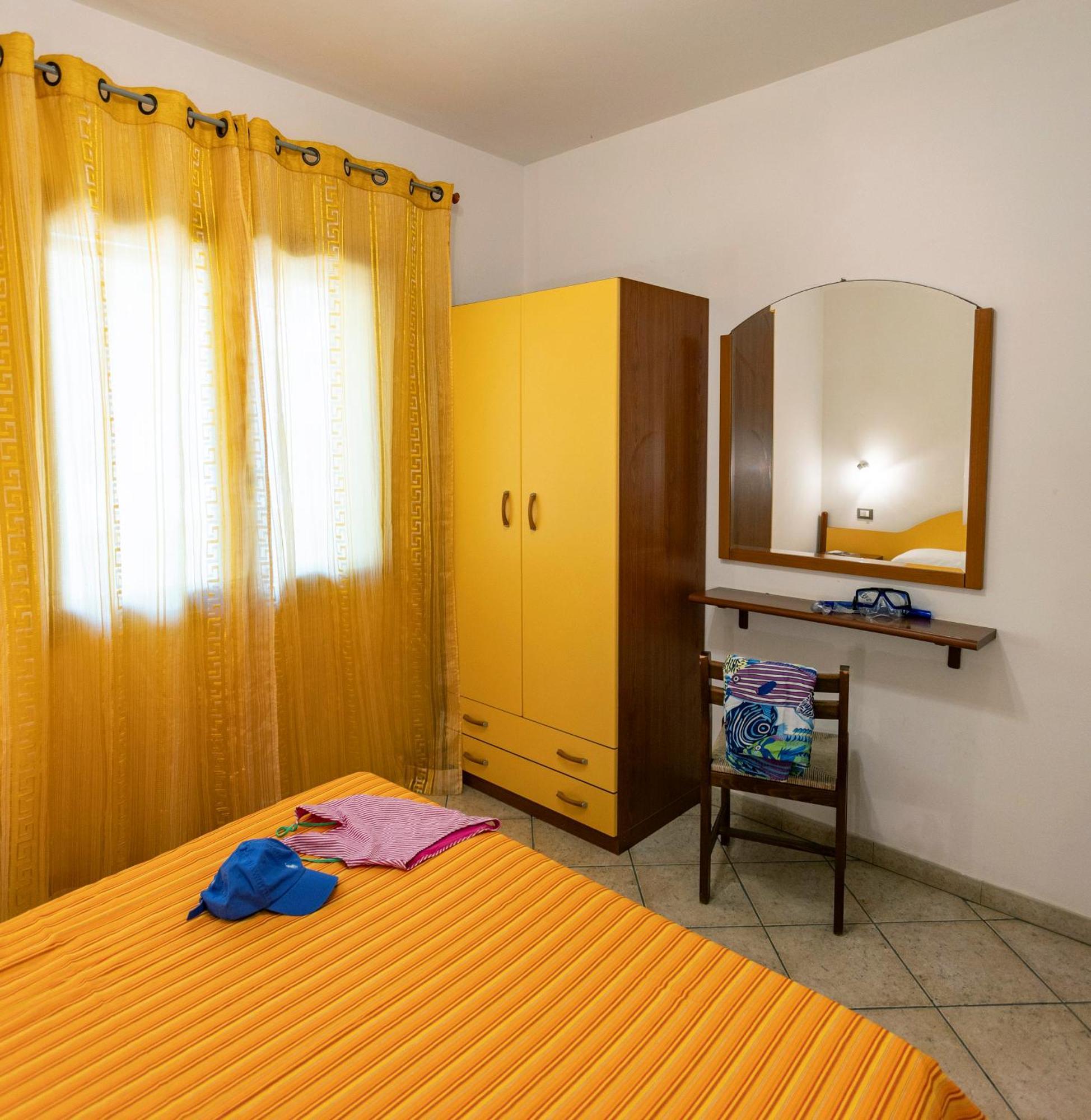 الشقق الفندقية زامبرونيفي  Residenza Marinella المظهر الخارجي الصورة